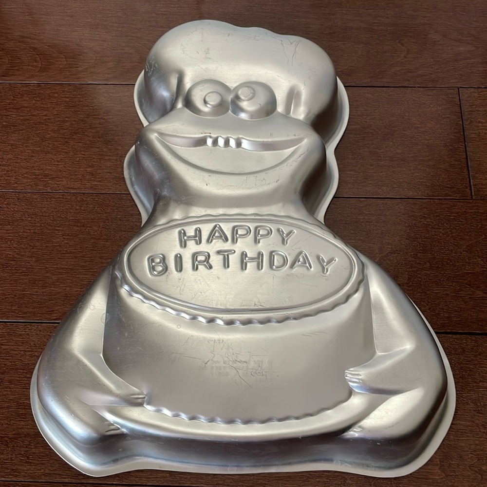 Cookie Monster cake pan